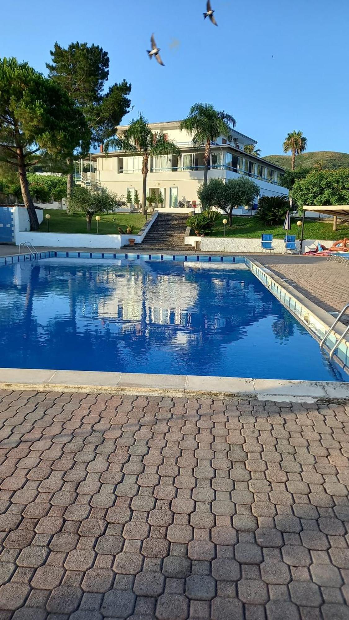 Hotel La Tombola Agropoli Exterior foto
